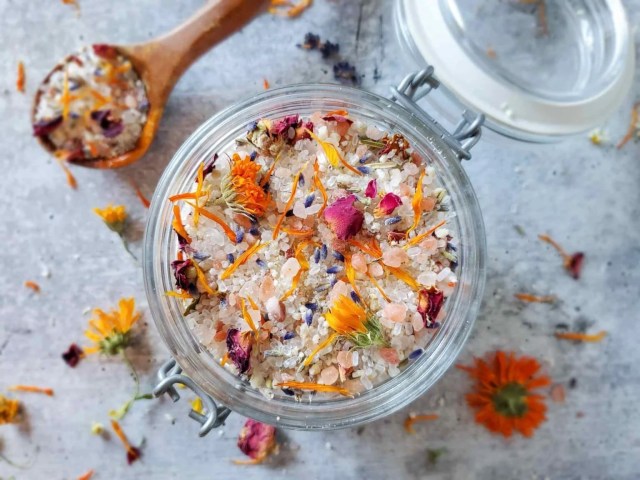 How to Make Bath Salts at...